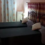 דירה 2 Bedroomed - Sleeps 5 *