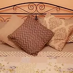 2 Bedroomed - Sleeps 5 אוטרנטו