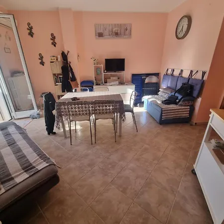 2 Bedroomed - Sleeps 5 Apartment