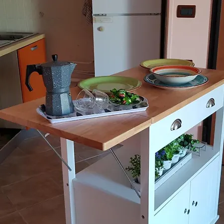 Apartment 2 Bedroomed - Sleeps 5 *