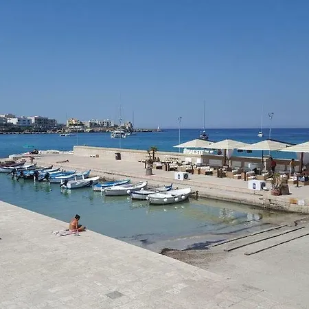 2 Bedroomed - Sleeps 5 Apartment Otranto